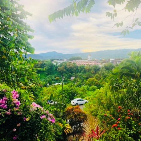 Apaula Heights Lounge Bed & Breakfast อาเพีย ภายนอก รูปภาพ