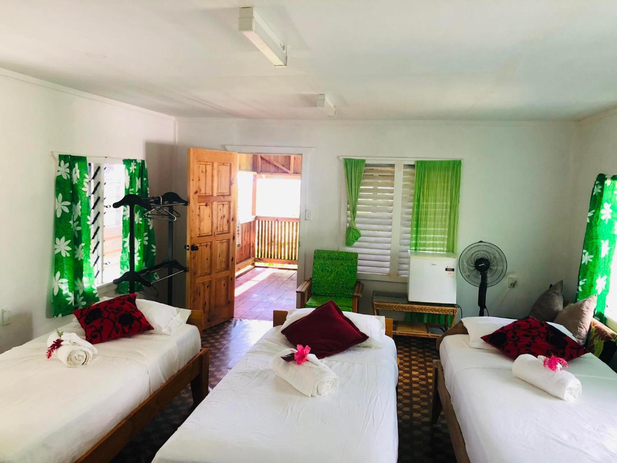Apaula Heights Lounge Bed & Breakfast อาเพีย ภายนอก รูปภาพ